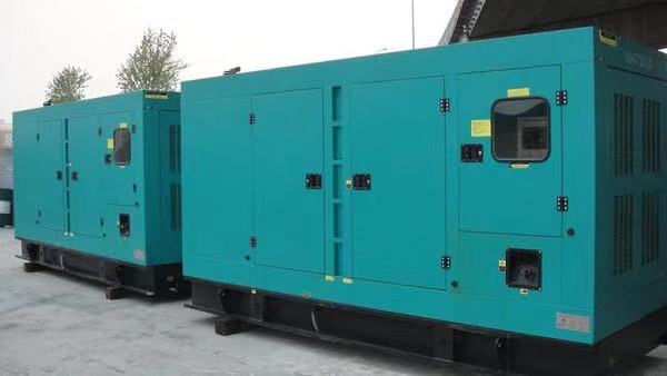 鄂伦春康明斯400kw大型柴油二手发电机组